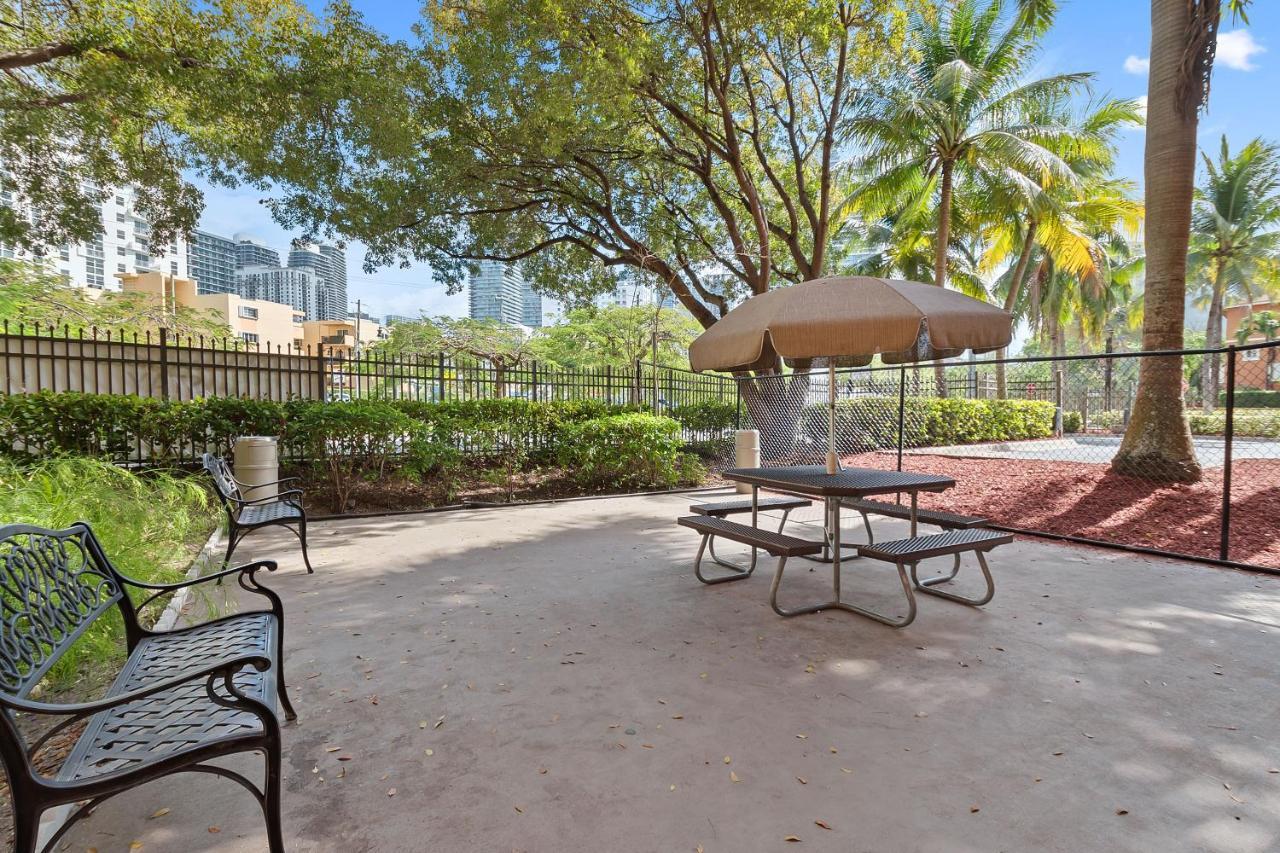 Extended Stay America Premier Suites - Miami - Downtown Brickell - Cruise Port Екстериор снимка
