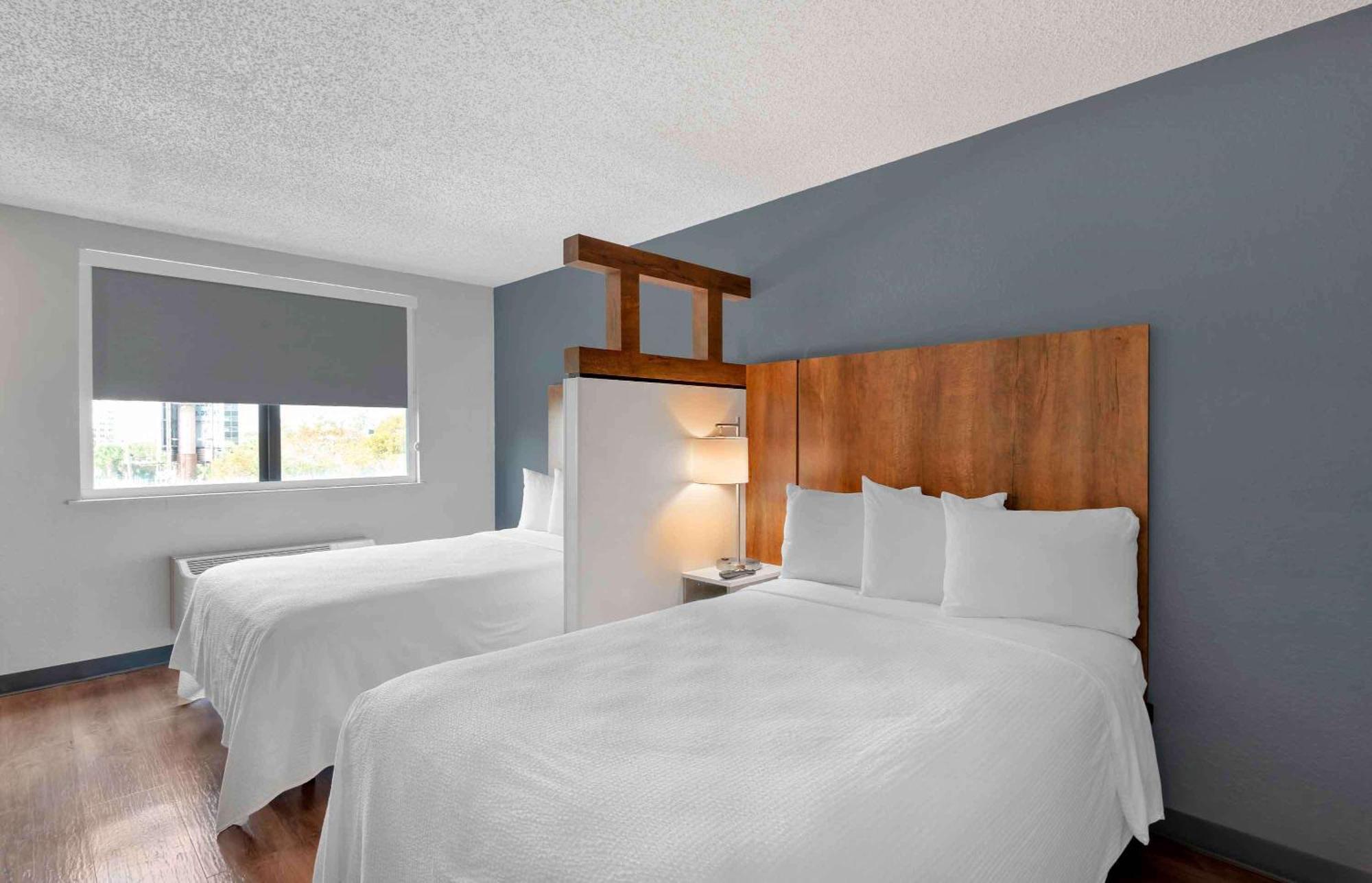 Extended Stay America Premier Suites - Miami - Downtown Brickell - Cruise Port Екстериор снимка